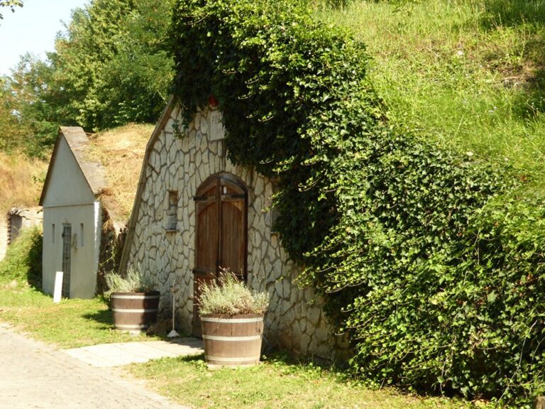 domki-hobbitów-hercegkut2-węgry
